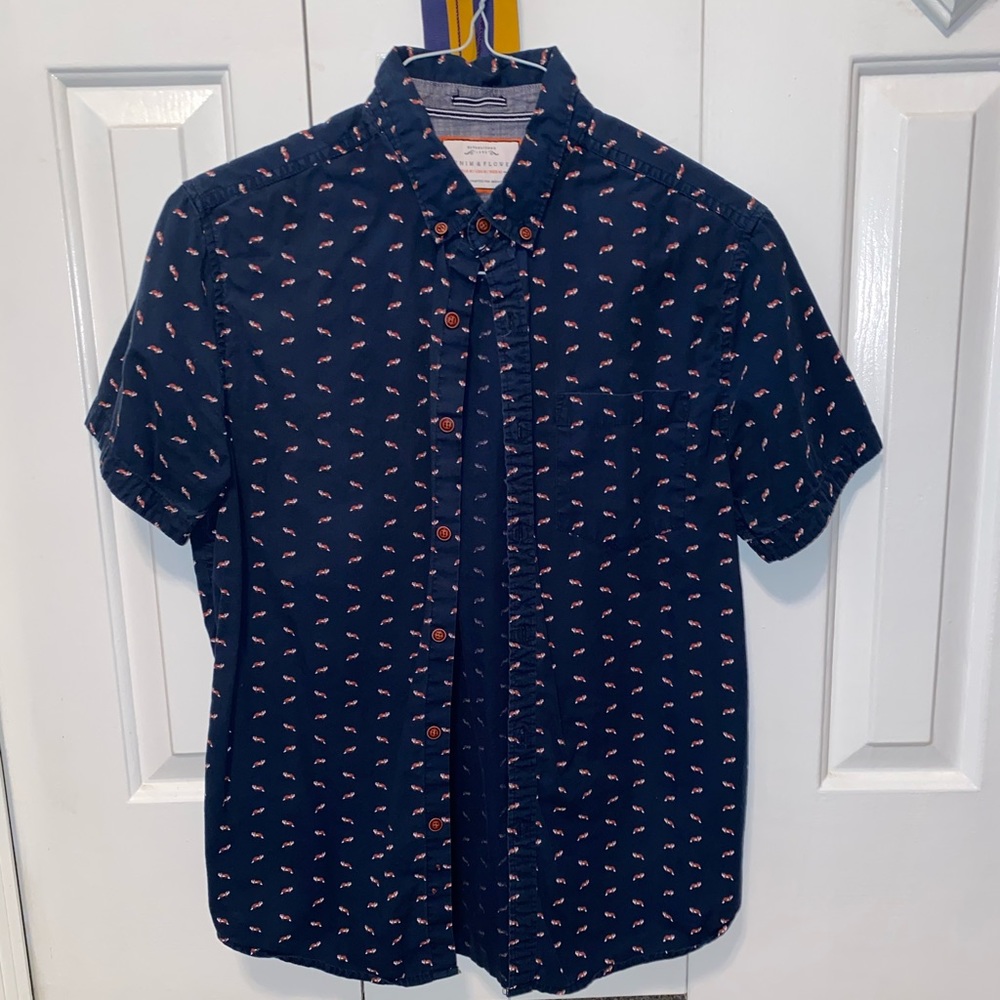 Short sleeve button up shirt.